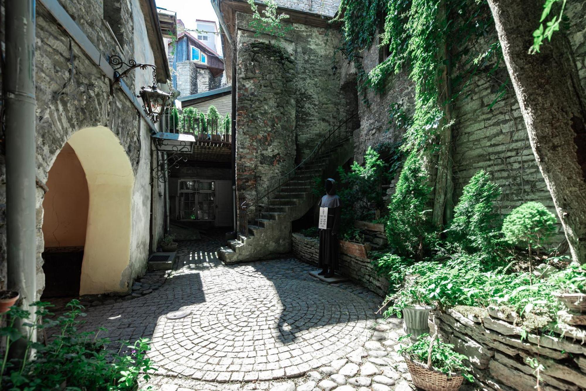 Airhome - Old Dominican Monastery تالين المظهر الخارجي الصورة